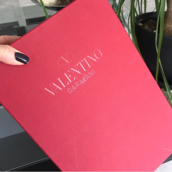AUTH VALENTINO GARAVANI RED SHOE BOX - Picture 6 of 8